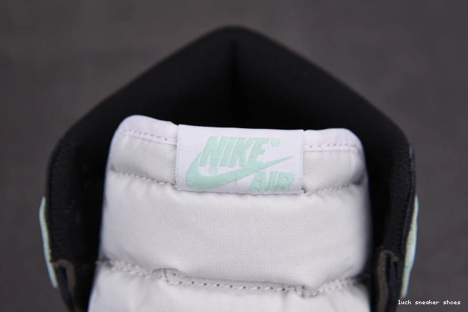 Rep LUCY Retro 1 861428-100 High Igloo Jordan 0812